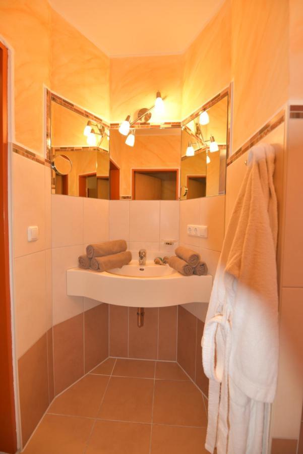 Erlkoenig Gaesteappartements บาดฟึสซิง ภายนอก รูปภาพ